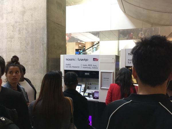 フランス・パリ「パリーベルリン スケートと一人歩き」の写真：パリの電車（RER)と地下鉄（METRO...