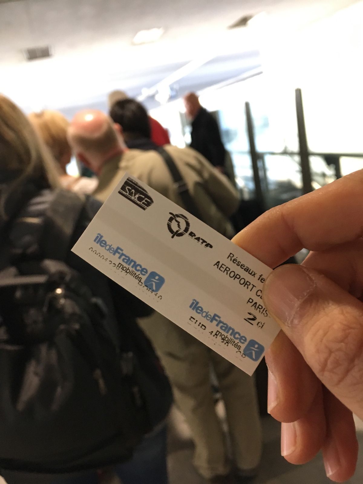 パリの電車（RER)と地下鉄（METRO）


シャルルドゴールからパリ市...