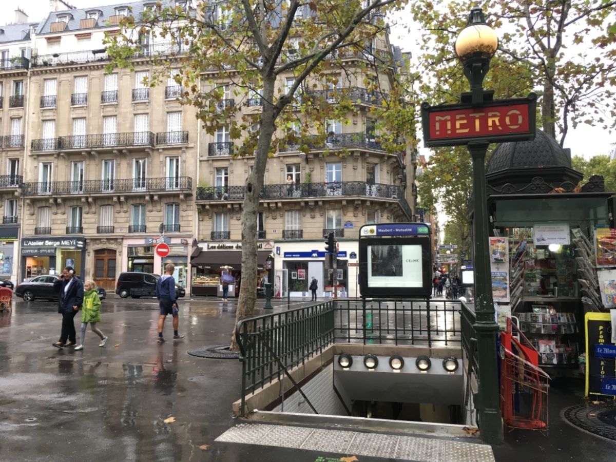 パリの電車（RER)と地下鉄（METRO）


シャルルドゴールからパリ市...
