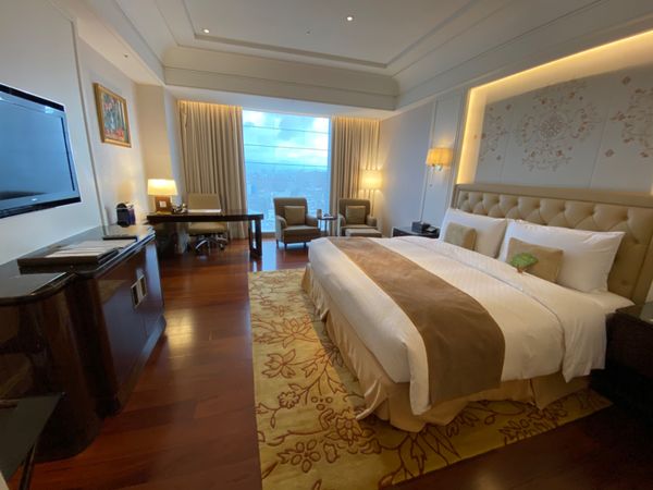 台湾・台北「【動画アップ】台湾 九份・マンゴー・酸辣湯麺の旅。」の写真：台北に到着。

タクシーのおじさんがやた...