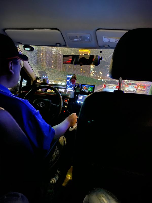 台湾・台北「【動画アップ】台湾 九份・マンゴー・酸辣湯麺の旅。」の写真：台北はウーバー使えるんですね。便利。

...