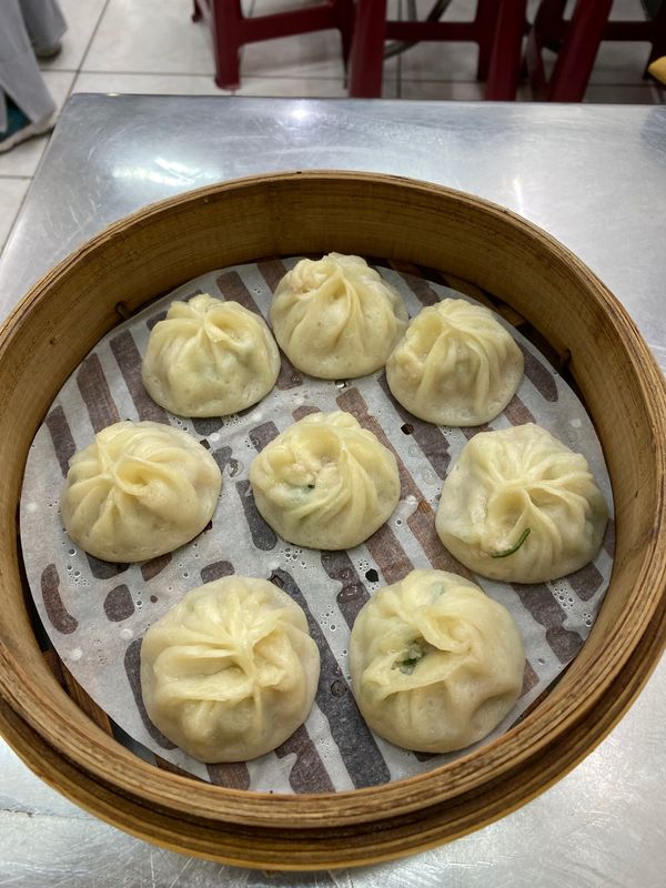 台湾・台北「【動画アップ】台湾 九份・マンゴー・酸辣湯麺の旅。」の写真：正好鮮肉小籠湯包のネギ小籠包。さっぱりし...