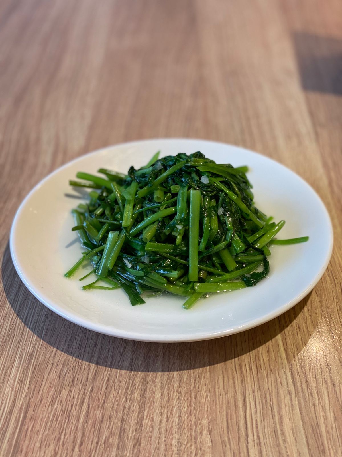 朝一で鼎泰豊本店。旅の目的の一つ。酸辣湯を食べに。

昔の味は正直覚え...