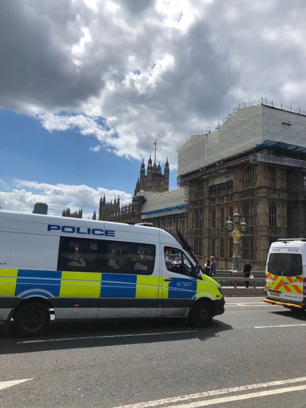 イギリス(英国)・London「イギリス旅行」の写真:警察はこのような感じでした
なんの建物...