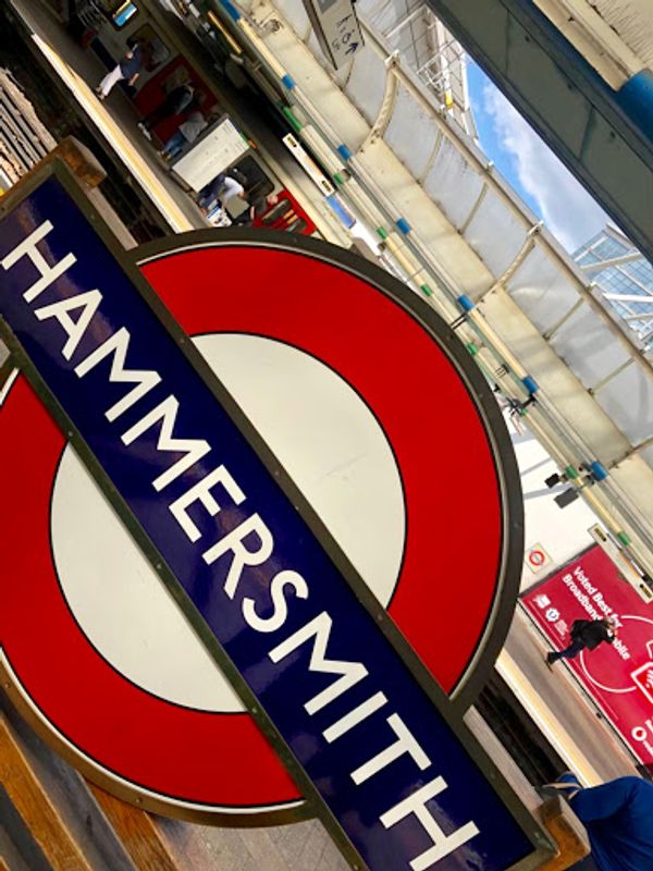 イギリス(英国)・London「イギリス旅行」の写真:ハマースミスへ移動しました