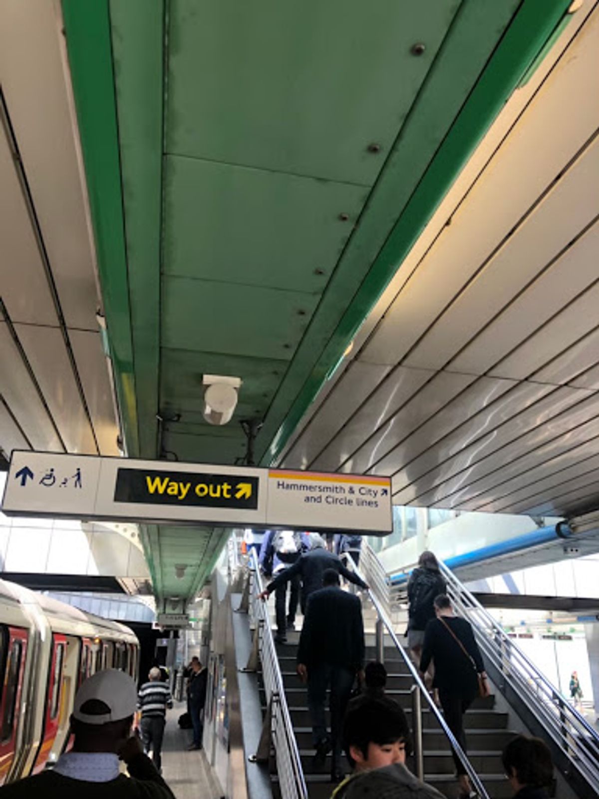 ハマースミスへ移動しました