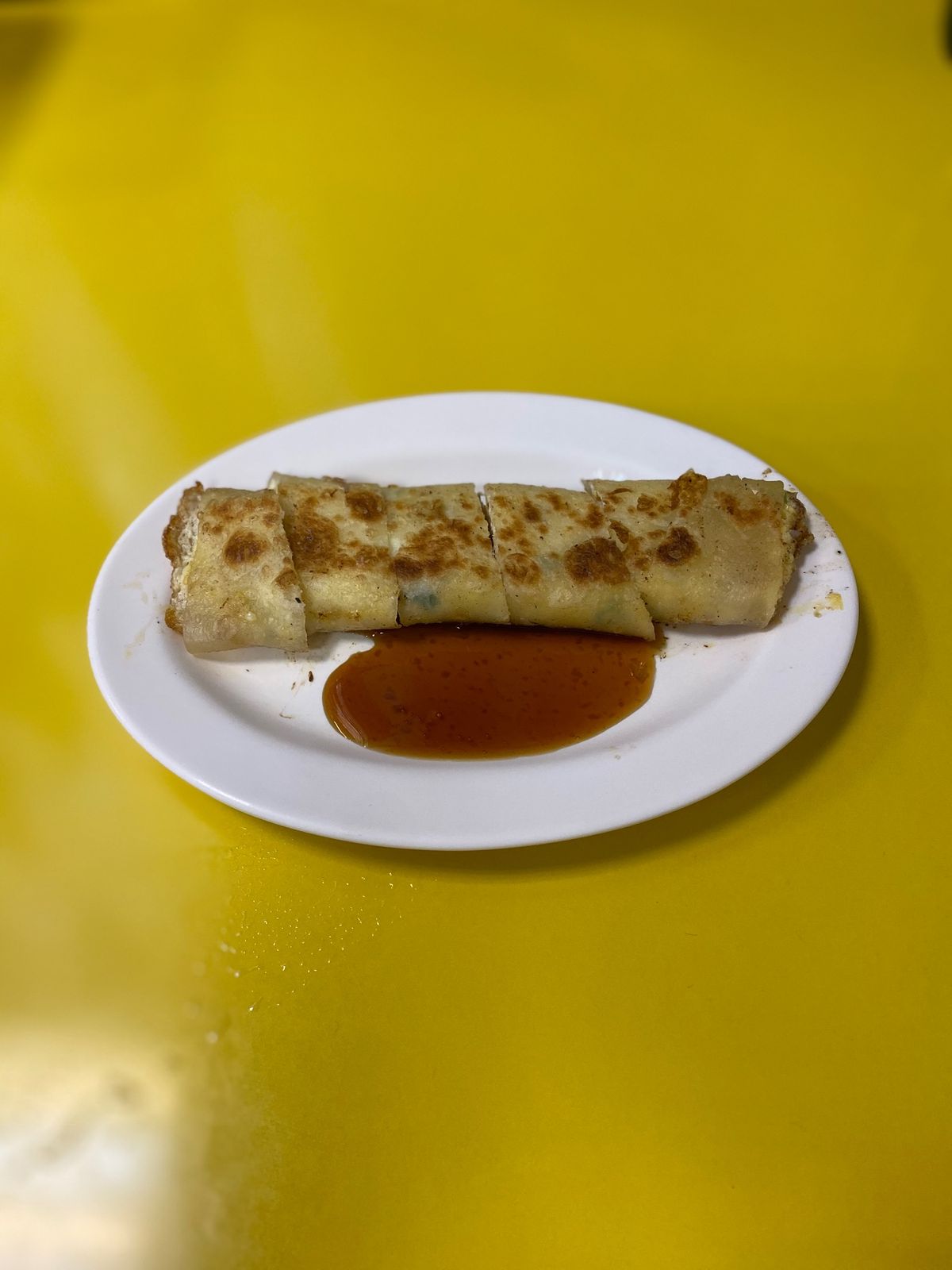 雨が止んだので、朝ごはんへ。
ホテル近くで豆乳スープ。

世界豆漿大王