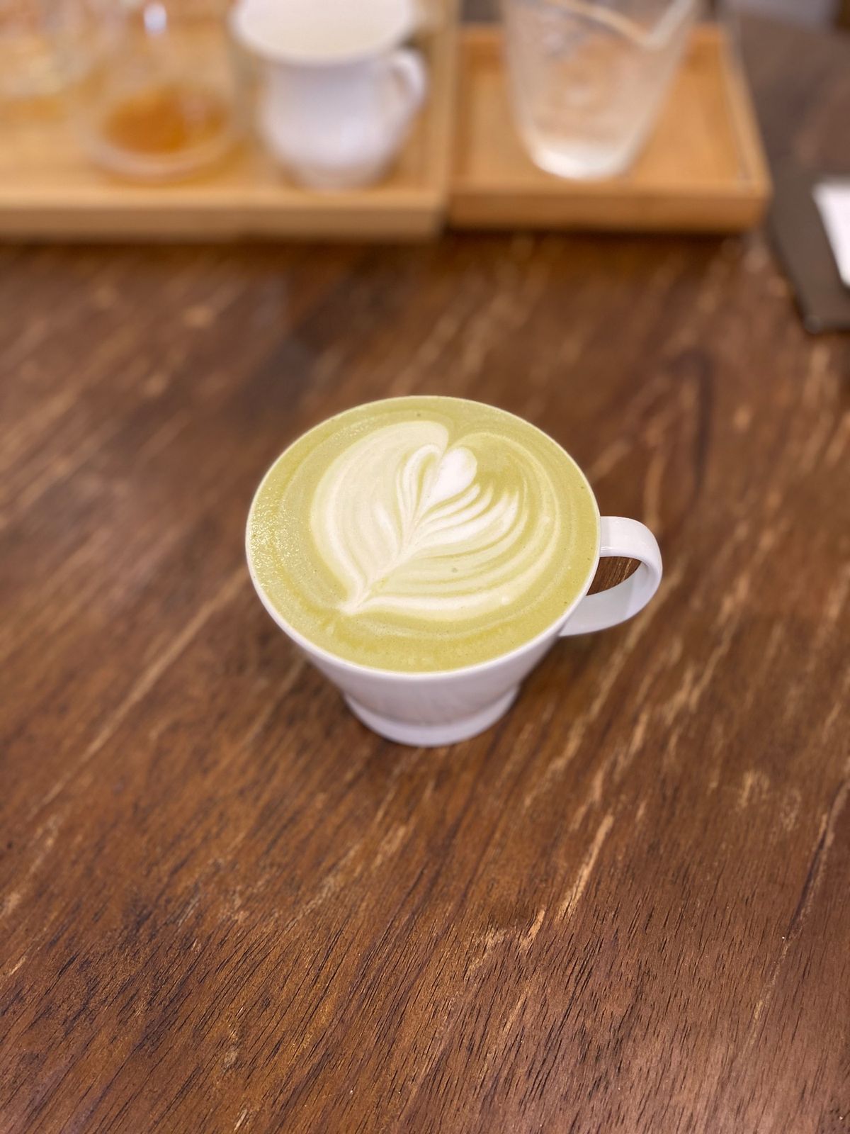 お茶を飲もうとして入ったお店が、コーヒーも茶とブレンドしてたのでいただく。...