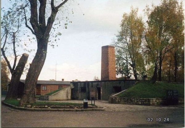 ポーランド・ワルシャワ「2002年 EU加盟前のポーランド　悲しきポーランドの歴史とアウシュビッツ強制収容所」の写真：ガス室

