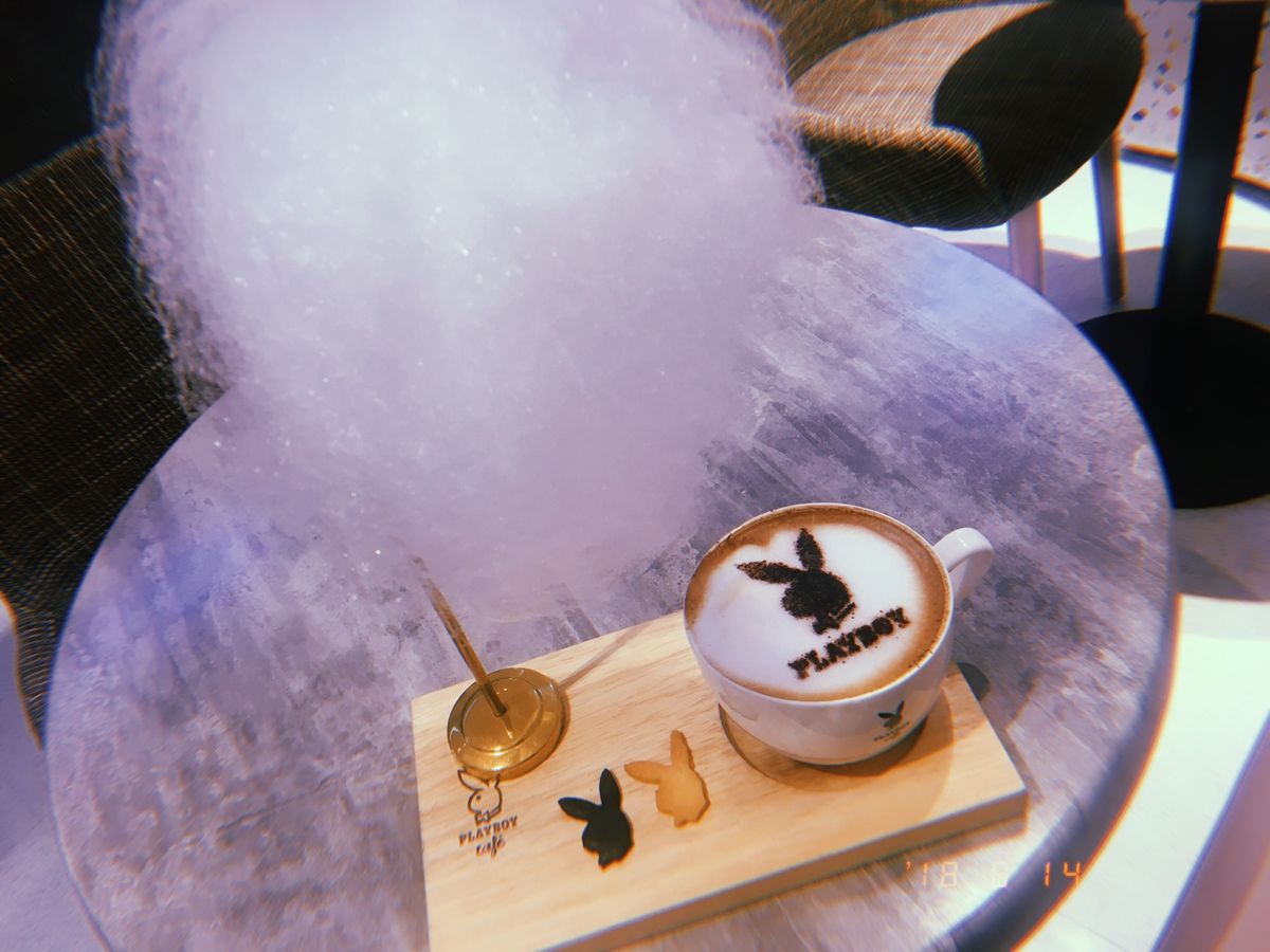 バンコクに移って、旅行先ではすぐ休憩しちゃう笑笑☕️
8番ラーメンのトムヤ...