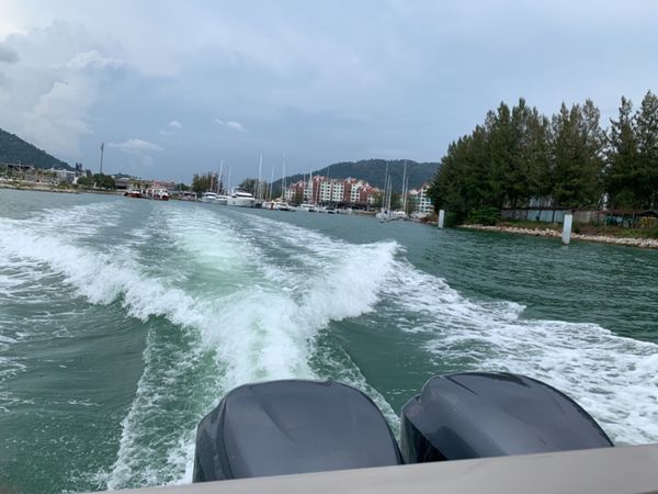 マレーシア・マレーシア、パンコールラウ島「マレーシア・パンコールラウ島」の写真：宿泊者しか上陸できない島へはスピードボー...