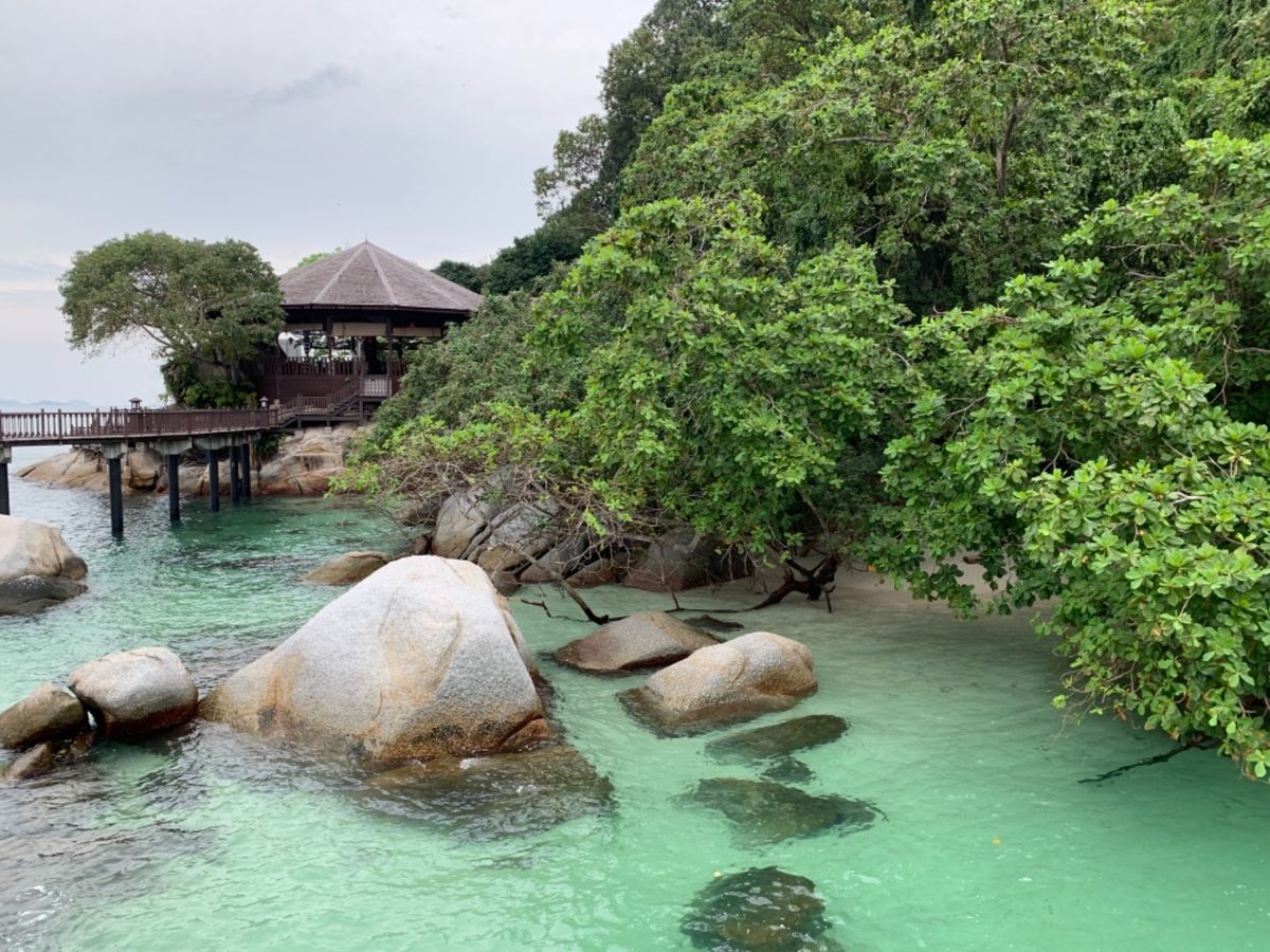 海もキレイでプールもステキでした♡