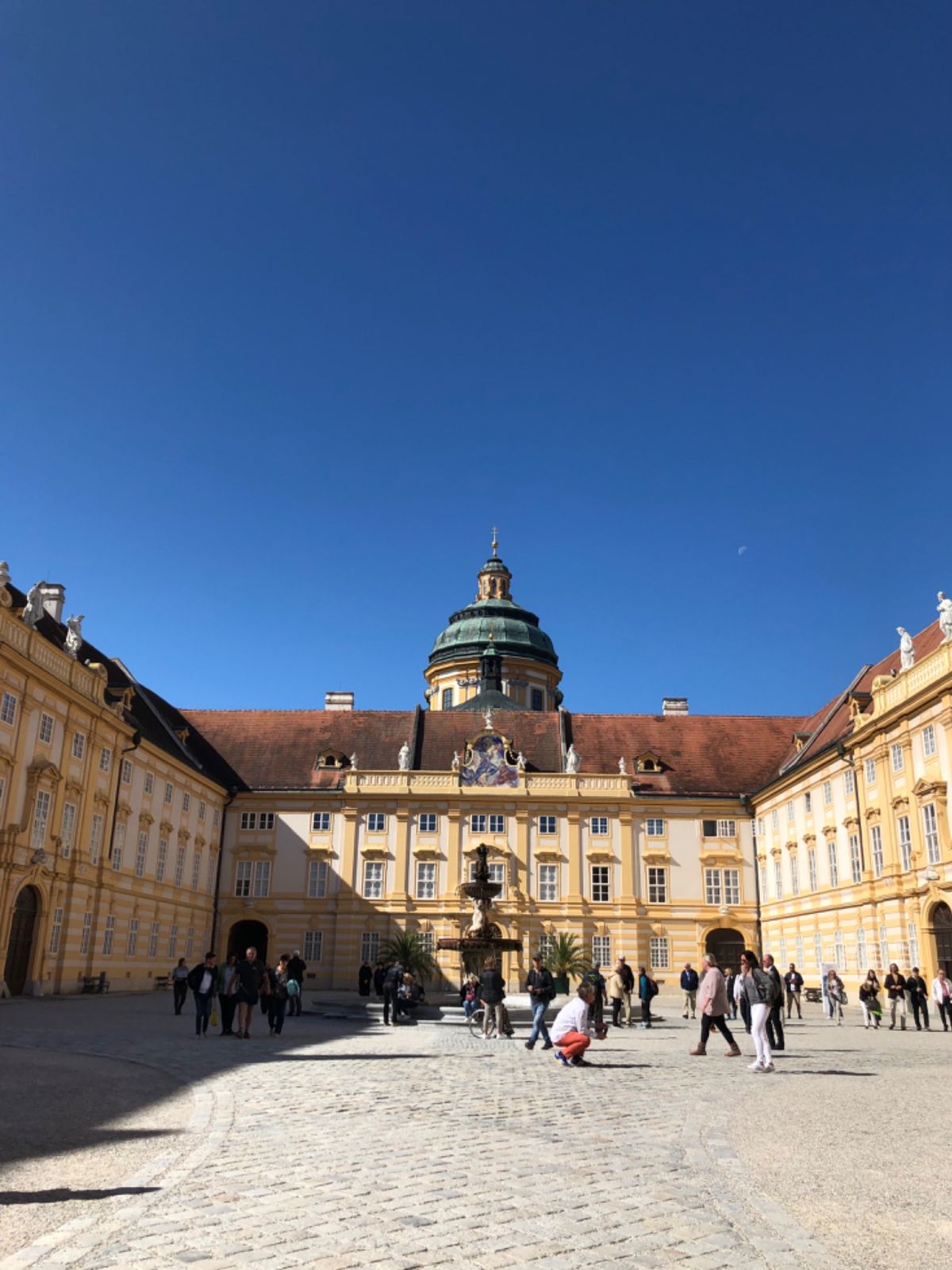 2日目はオプショナルツアー！
QBB鉄道に乗って、メルク〜デュルンシュタイ...