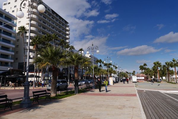 キプロス・Nicosia「中東近辺マイナー国旅(キプロス)」の写真：北キプロスの空港から入って、ニコシアから...