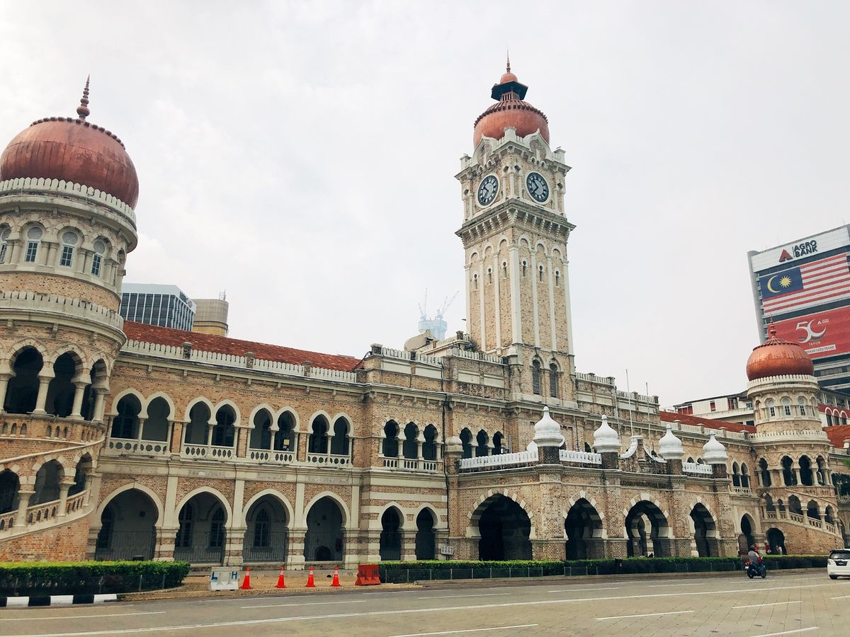 クアラルンプールは想像していたよりもだいぶ都会だった。ホテルが安いのでシャ...