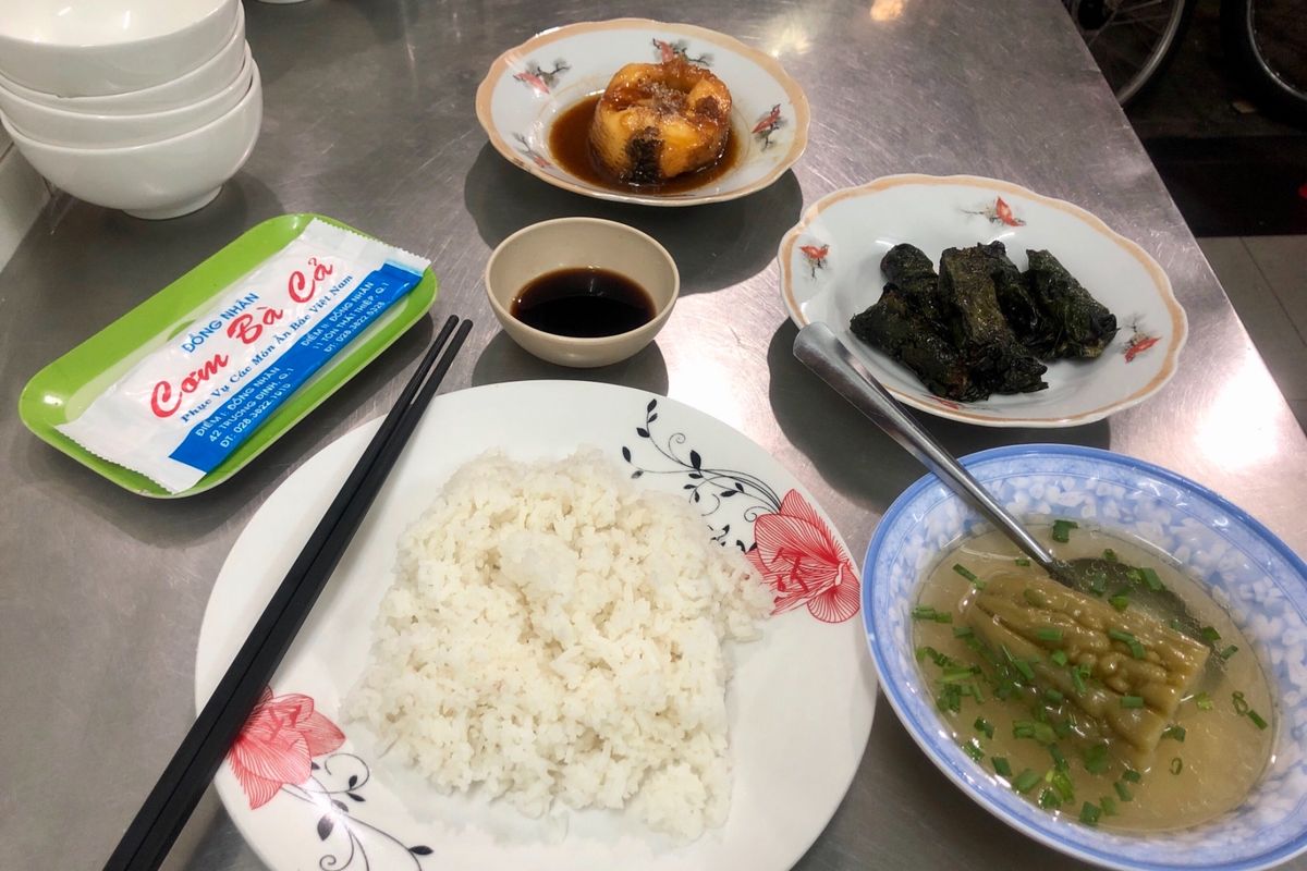 サイゴン飯。
Pho Hoa Pasteur, 本場のフォーは最高！
...