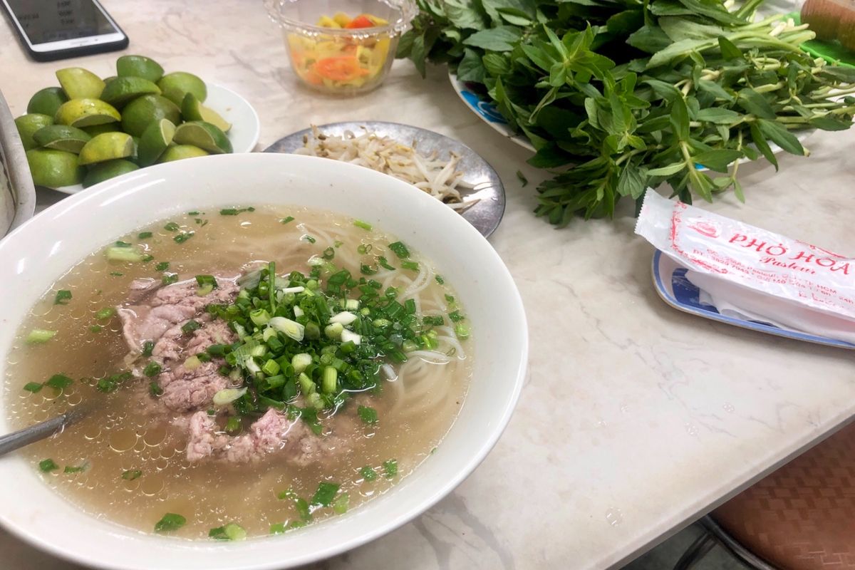 サイゴン飯。
Pho Hoa Pasteur, 本場のフォーは最高！
...