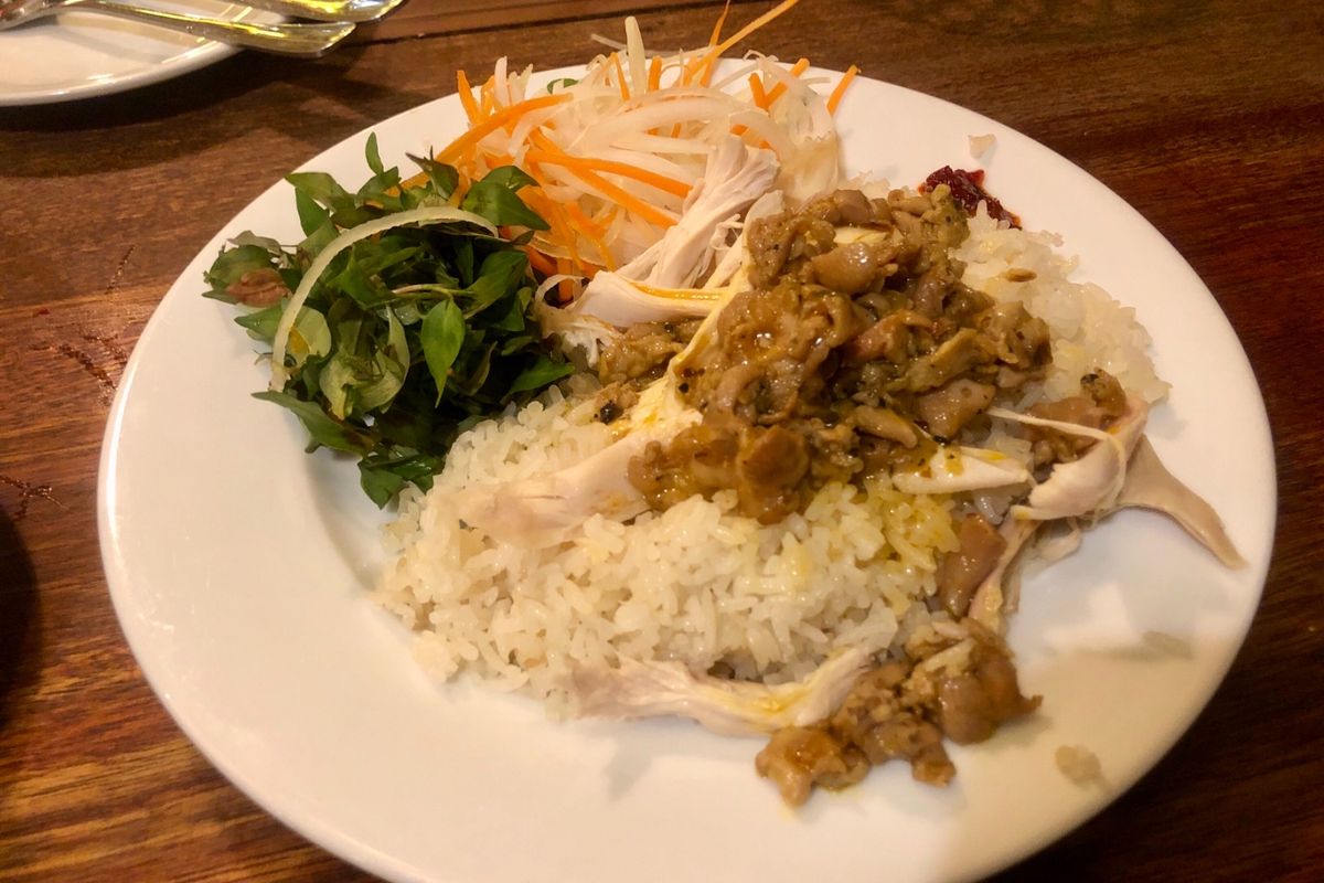 ホイアン飯！
有名店のモーニンググローリーとシークレットガーデンにて。