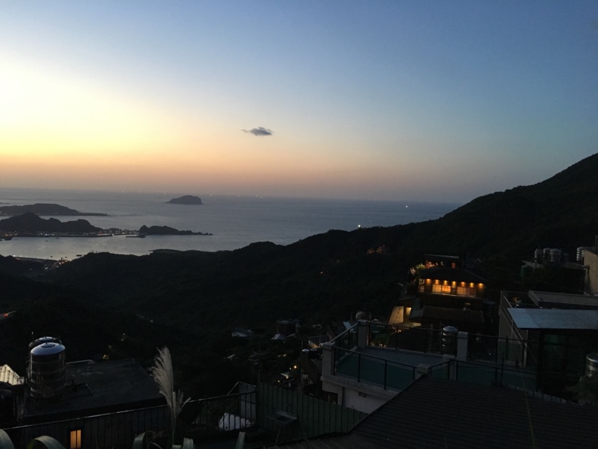 台北からバスで九份へ。
夕方に到着して、徐々に日が暮れて行きました。