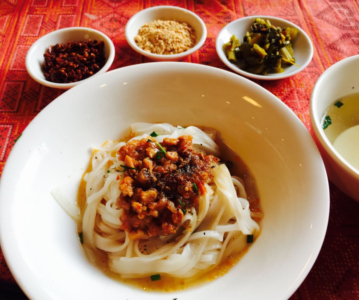 カックー遺跡で食べたピーナッツたっぷりのヌードルが美味しかったなぁ。