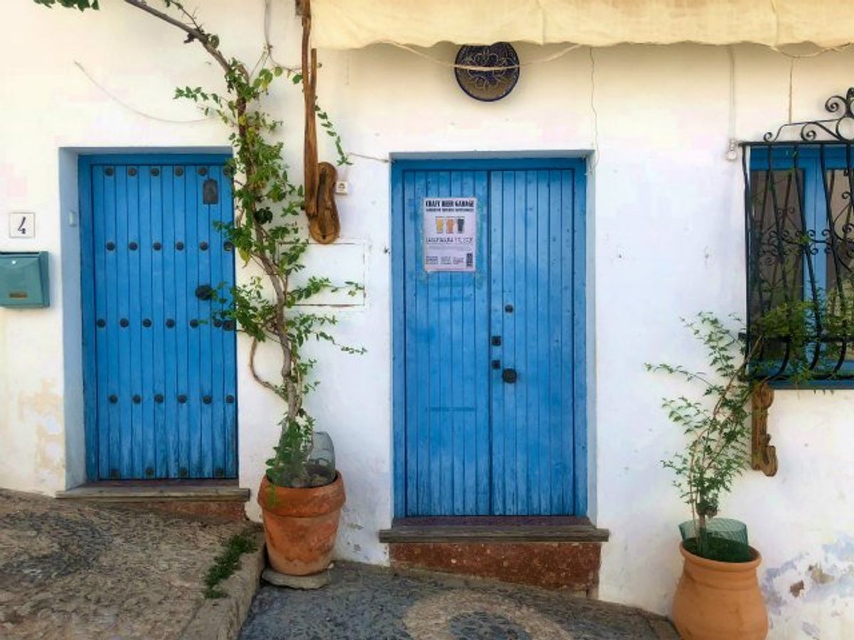 白い村「フリヒリアナ」