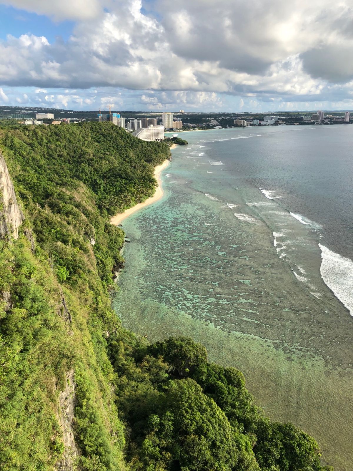 定番スポット 恋人岬

グアム版uberのstrollguamでサクッと行...