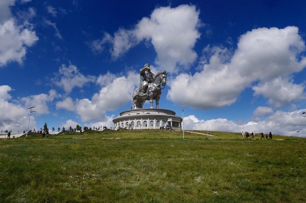 モンゴル国・Ulaanbatoor「シベリア鉄道(モンゴル)」の写真：ウランバートル町歩き1日、テレルジ国立公...