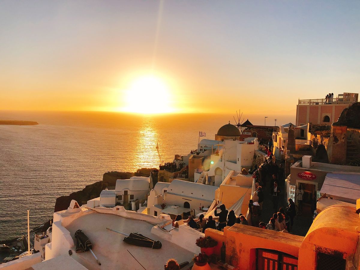 時間で姿が変わるイアの街。そしてジェラートがめちゃめちゃ美味しかった。