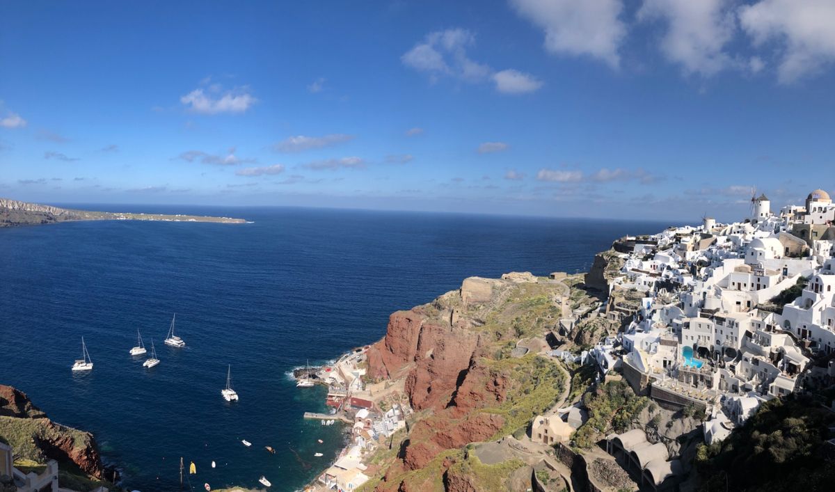 時間で姿が変わるイアの街。そしてジェラートがめちゃめちゃ美味しかった。