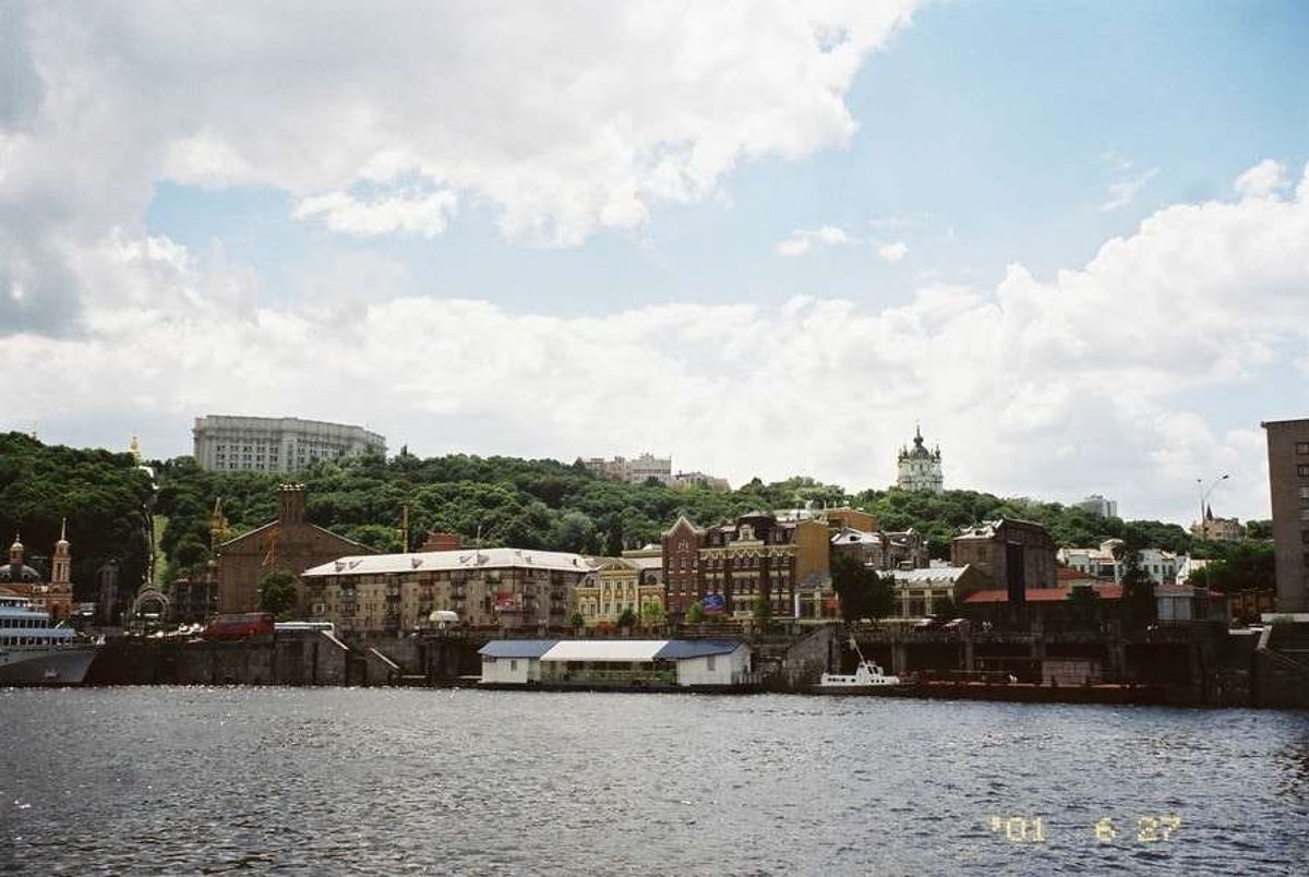 ドニエプル川遊覧船より