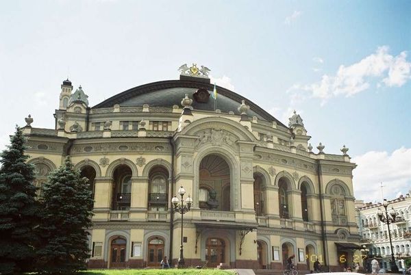 ウクライナ・キエフ「2005年 ウクライナ オレンジ革命直後 ユーシェンコ政権下のキエフ」の写真:ウクライナ国立歌劇場