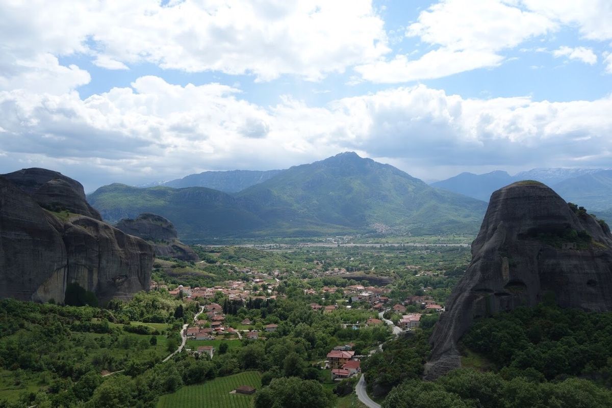 メテオラ。アテネから電車で片道5時間。でも行く価値はある！