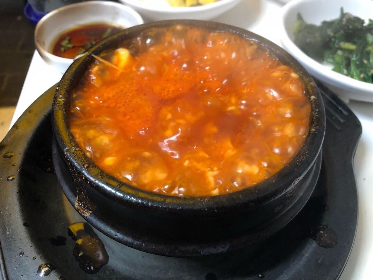 鮑の釜飯、キムチチゲ、カンジャンセウ、スコーン。この時出会った温恵化のスコ...