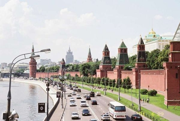 ロシア連邦・モスクワ「2005年 ロシア　過去の共産主義の凝縮、モスクワ市内散策 」の写真：クレムリン外観