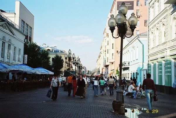 ロシア連邦・モスクワ「2005年 ロシア　過去の共産主義の凝縮、モスクワ市内散策 」の写真：トヴェルスカヤ通り



