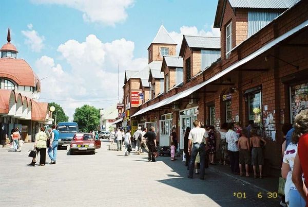 ロシア連邦・モスクワ「2005年 ロシア　過去の共産主義の凝縮、モスクワ市内散策 」の写真：Экспресс Москва-Ярос...