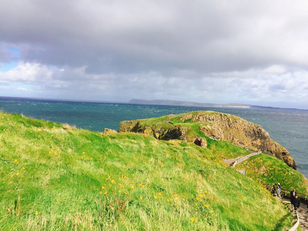 北アイルランドのキャリック・ア・リード。強風すぎて吊り橋渡れず。