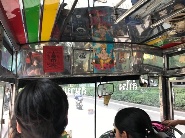 タイ・バンコク「タイ」の写真：バスにも乗ってみた。超安い。
とりあえず...