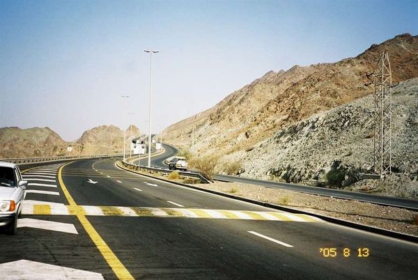 オマーン・マスカット「2005年 オマーン首都マスカットのんびり。」の写真：オマーンへの道
景色がきれい。
