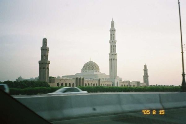 オマーン・マスカット「2005年 オマーン首都マスカットのんびり。」の写真：カーブース王大モスク