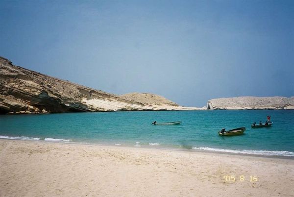 オマーン・マスカット「2005年 オマーン首都マスカットのんびり。」の写真：地元民ぞ知る、美しきカンタブビーチ

