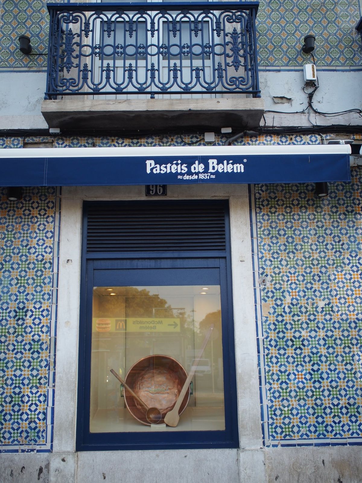 ポルトガルで一番有名なスイーツ
ベレンにあるパステル・デ・ナタ！
並ぶの必...