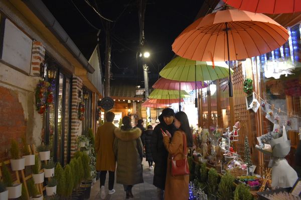 大韓民国 (韓国)・ソウル「🇰🇷2019初ソウル」の写真：イクソンドン。最近ホットプレイスだが、1...