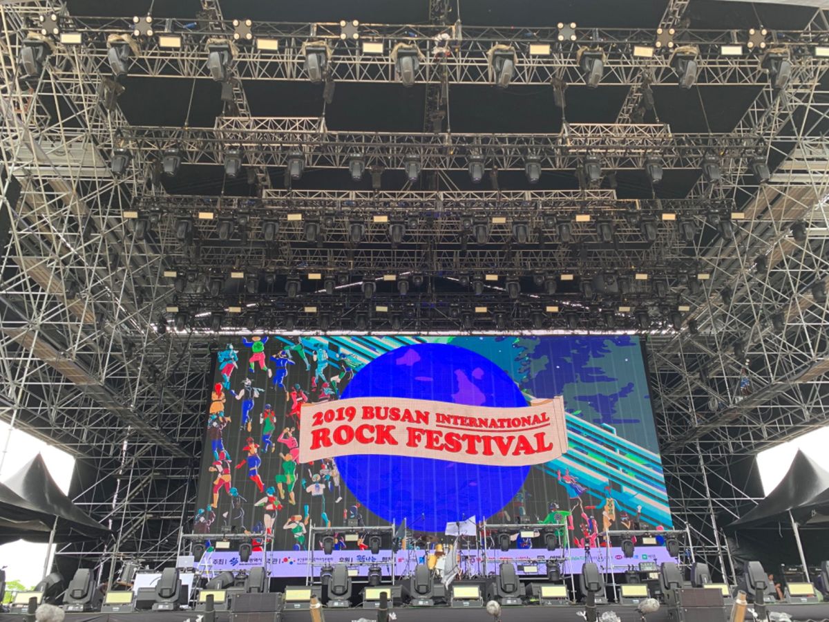 釜山発地獄行き👩‍🎤👨🏼‍🎤🤘🏻
釜山ロックフェスティバル⚡️
同日開...