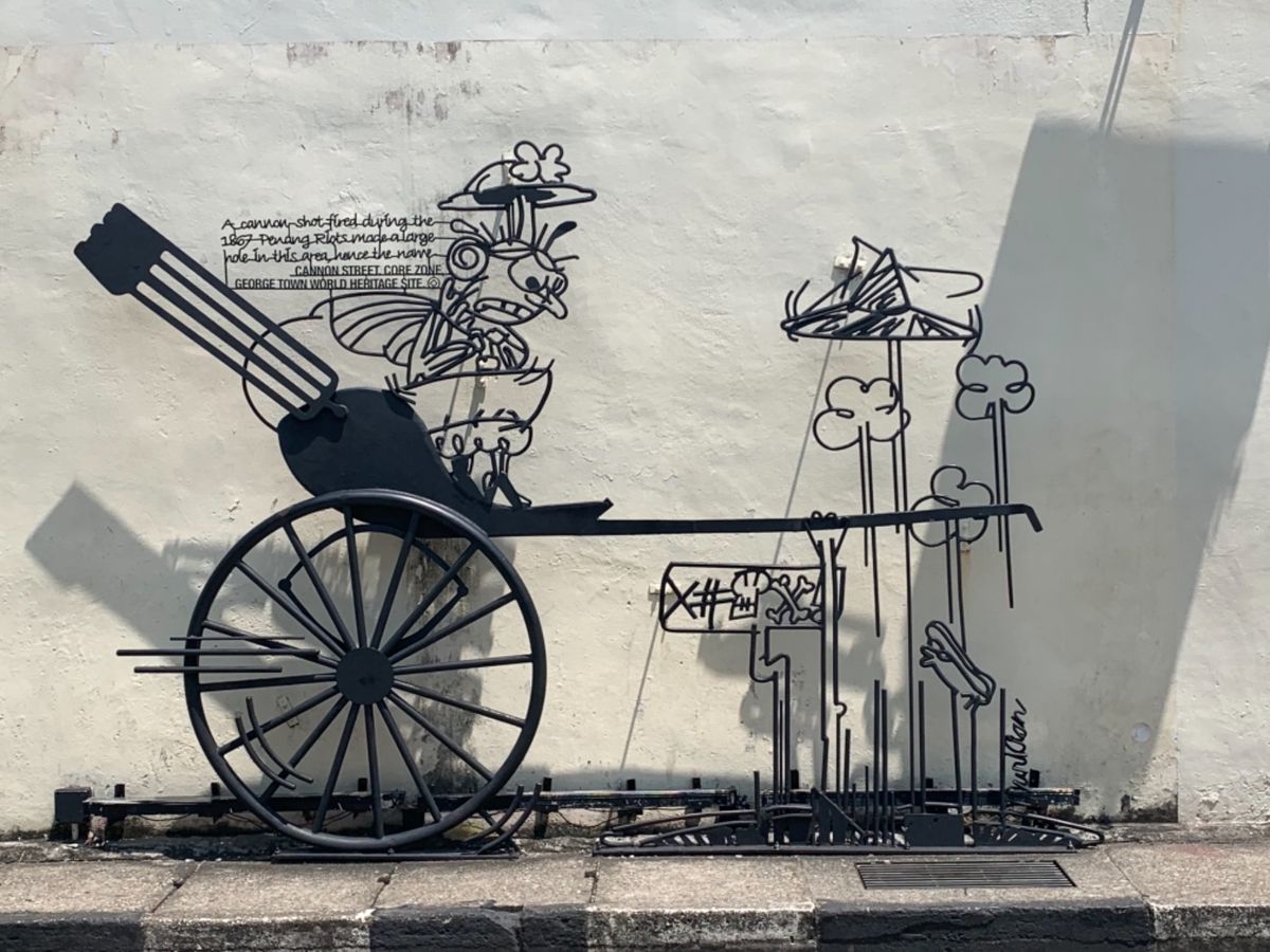 ワイヤーアート！けっこう繊細な作りです。