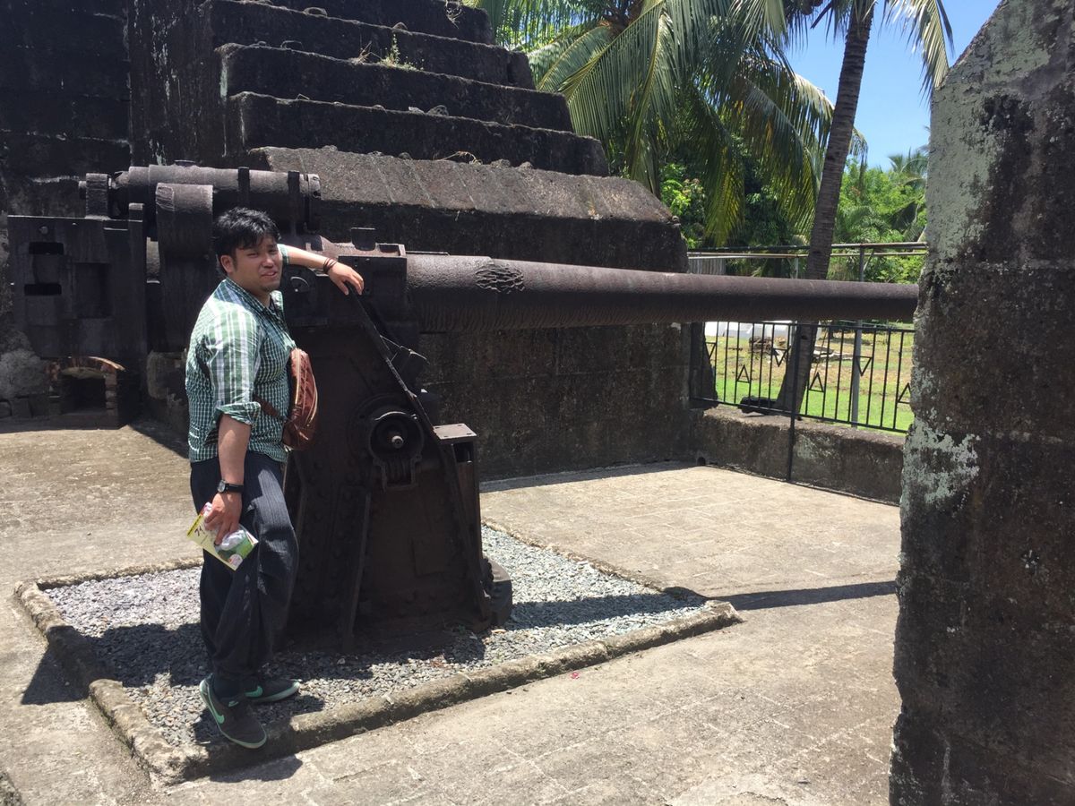 マニライントラムロス観光