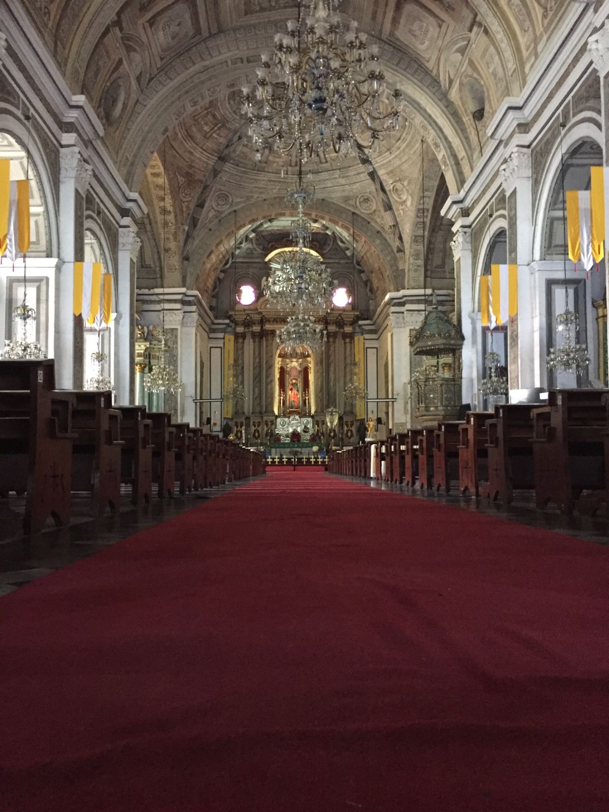 マニライントラムロス観光