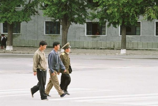 朝鮮民主主義人民共和国・DMZ「2005年金正日政権下の北朝鮮」の写真：ケソン市民