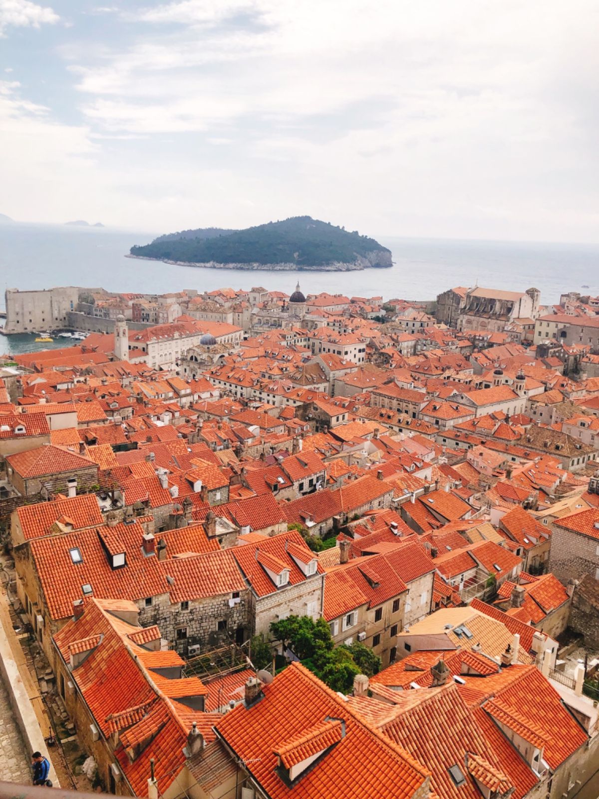 ドゥブロヴニク、ザグレブ 、プリトヴィッツェ湖郡国立公園