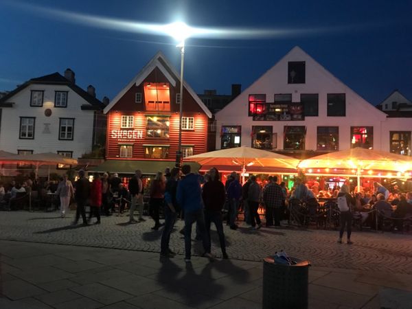 ノルウェー・スタヴァンゲル、ベルゲン、オスロ「Norway🇳🇴Stavanger/Bergen 」の写真：Stavanger 22:00頃☆